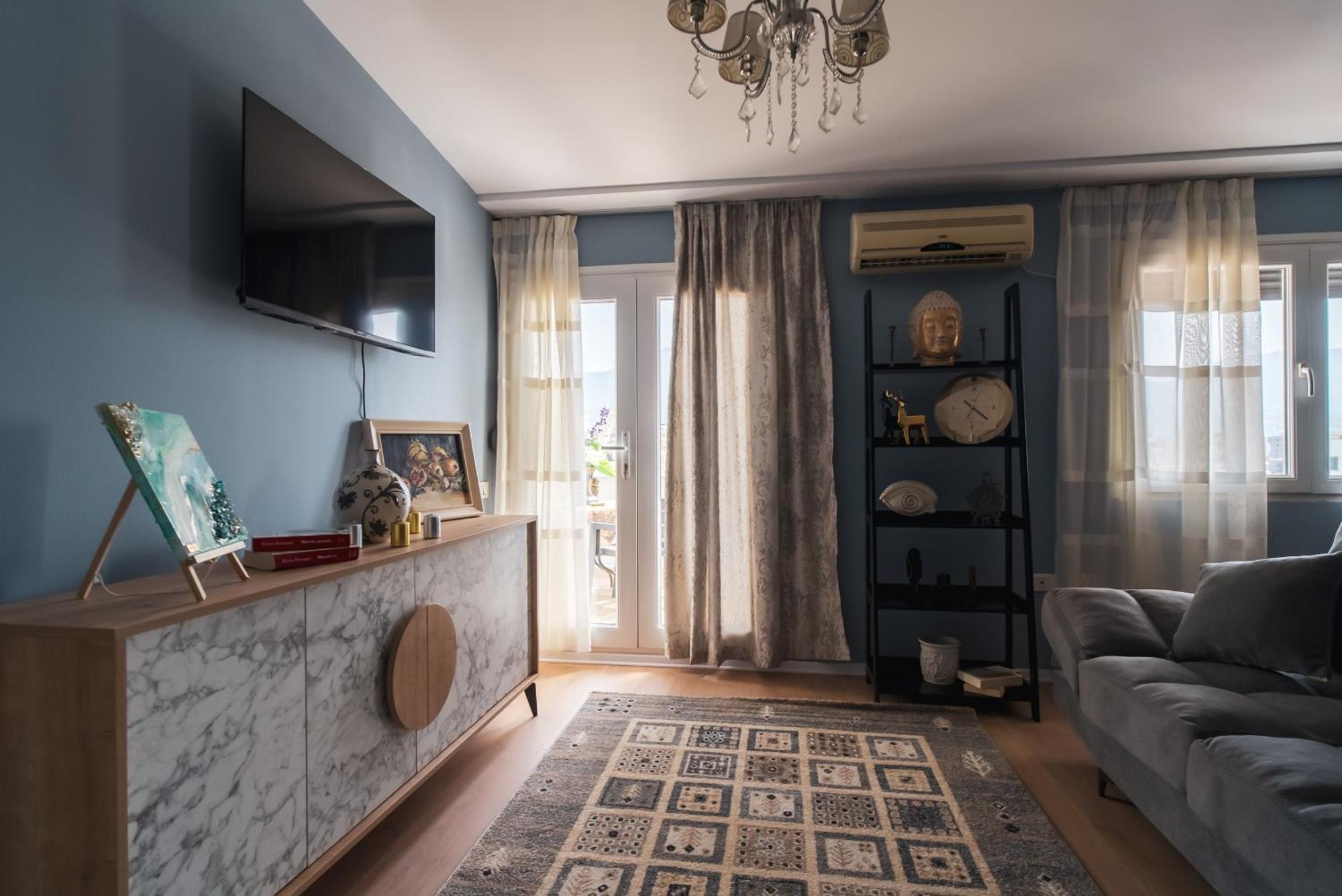 The Cloud Apartment *